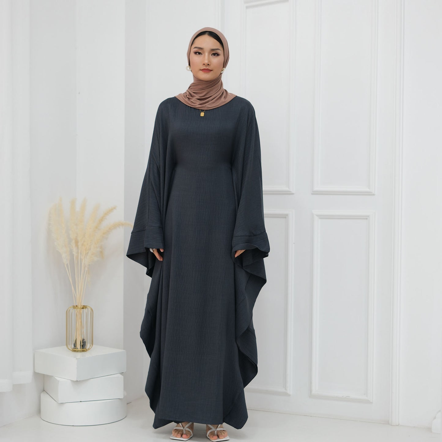 Tabara Dubai Style Abaya  Solid Color Closed Dress with Inside Tie Belt